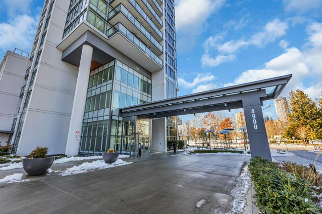 2901 - 4900 Lennox Lane, Condo with 2 bedrooms, 2 bathrooms and 1 parking in Burnaby BC | Image 3