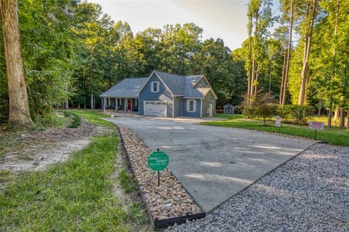 7075 Menzels Rd, Toano, VA, 23168-8630 | Card Image