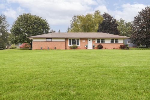 18550 Brookridge Dr, Brookfield, WI, 53045-1027 | Card Image