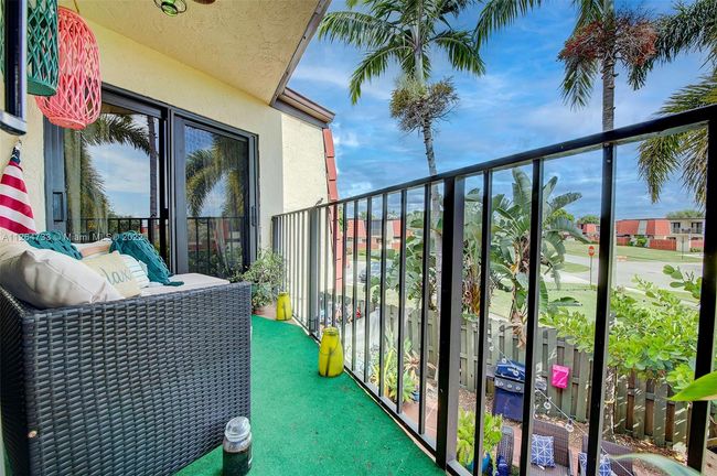 3750 Victoria Dr, Townhouse with 2 bedrooms, 3 bathrooms and null parking in West Palm Beach FL | Image 18