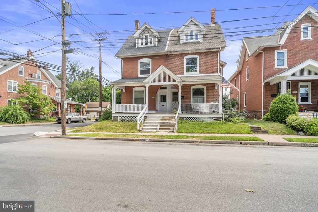 Columbia Ave, Lansdale, PA 19446