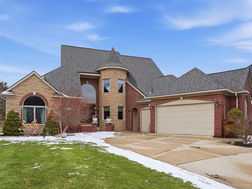 54465 Birchfield Dr, Shelby Twp, MI, 48316-1337 | Card Image