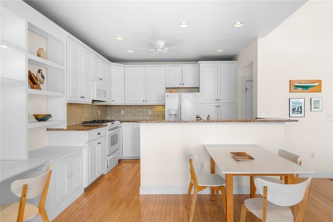 37 Cutter Ln, Condo with 3 bedrooms, 4 bathrooms and 4 parking in Tiverton RI | Image 15