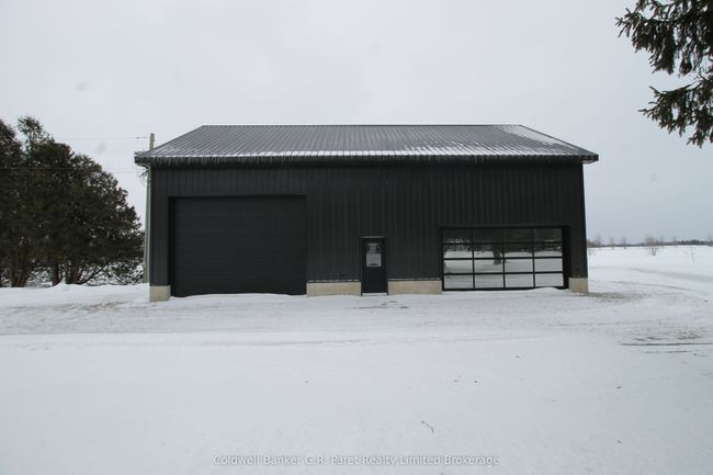 22445 Fairview Rd, House other with 3 bedrooms, 1 bathrooms and 6 parking in Thorndale ON | Image 27