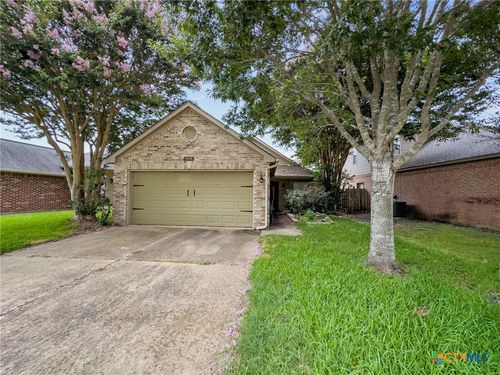 908 Pennsylvania Ave, Victoria, TX, 77904-2585 | Card Image