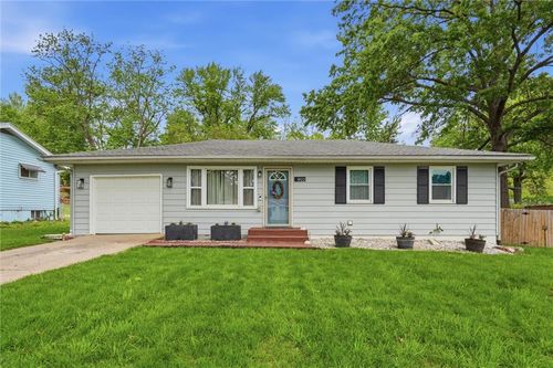 1922 Osage St, Leavenworth, KS, 66048-1654 | Card Image
