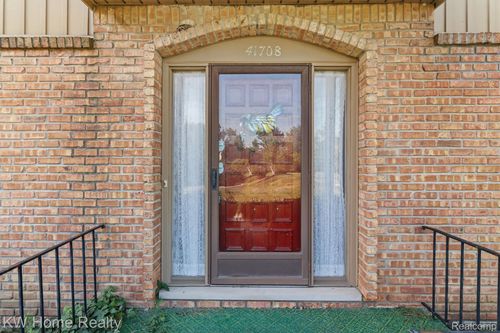 41708 Bedford Dr, Canton, MI, 48187-3706 | Card Image