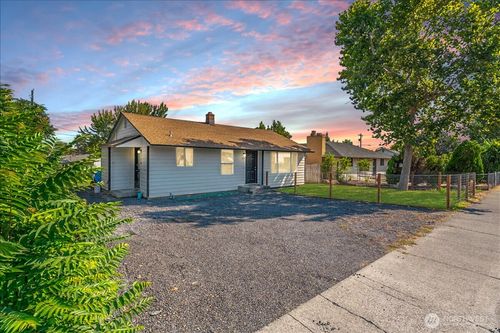 519 N Clark Rd, Moses Lake, WA, 98837-1610 | Card Image