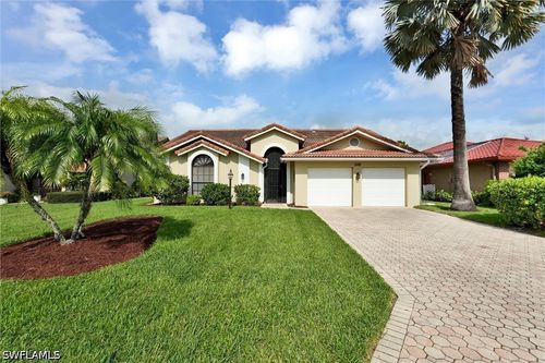 453 Countryside Dr, NAPLES, FL, 34104-6723 | Card Image