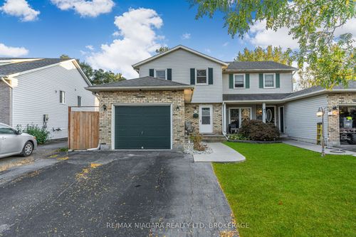 201 Windsor St, Welland, ON, L3C7E3 | Card Image