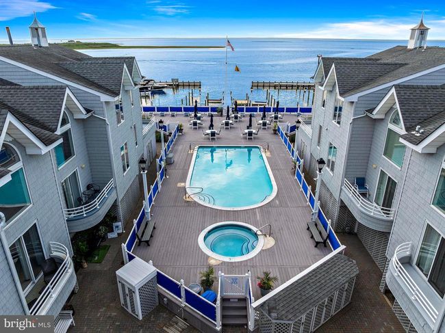 APT-8S - 420 8 Th St, Townhouse with 4 bedrooms, 2 bathrooms and null parking in BEACH HAVEN NJ | Image 6