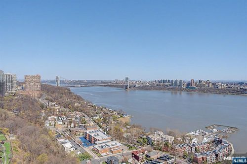 5 Horizon, Fort Lee, NJ, 07024 | Card Image