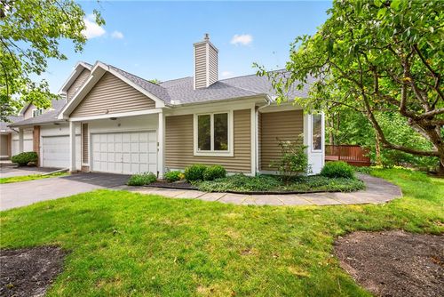 15 Foxborough Ln Lane, Henrietta, NY, 14618 | Card Image