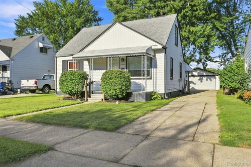 24495 Stewart Ave, Warren, MI, 48089-2121 | Card Image