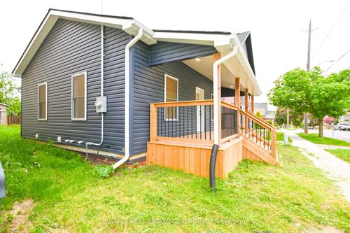 284 Darling St, Brantford, ON, N3S3X6 | Card Image