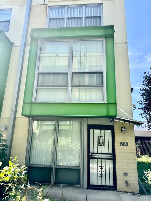 2237 S Stewart Ave, CHICAGO, IL, 60616-4450 | Card Image