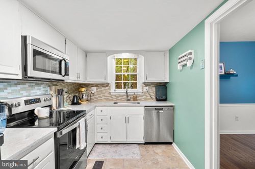 702 Hemlock Ct, HERNDON, VA, 20170-5452 | Card Image