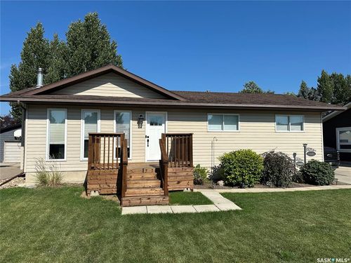 24 Frere St, Kindersley, SK, S0L1S1 | Card Image