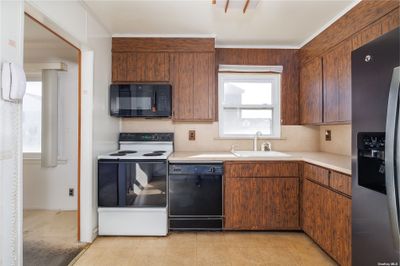 228 Jefferson Avenue, House other with 3 bedrooms, 2 bathrooms and null parking in Island Park NY | Image 3