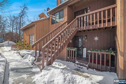 13 Village Way, Vernon, NJ, 07462-3105 | Card Image