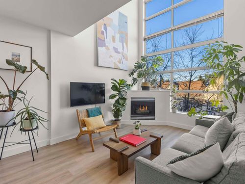 301-418 Broadway E, Vancouver, BC, V5T1X2 | Card Image