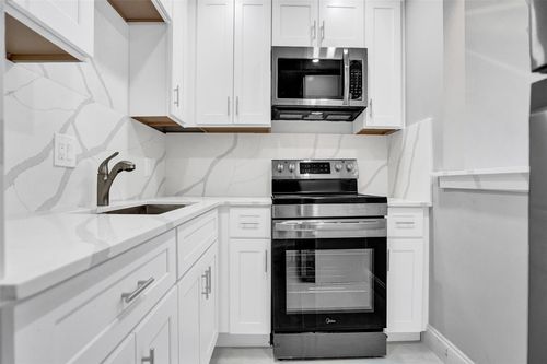 104-701 Pine Dr, Pompano Beach, FL, 33060-7268 | Card Image