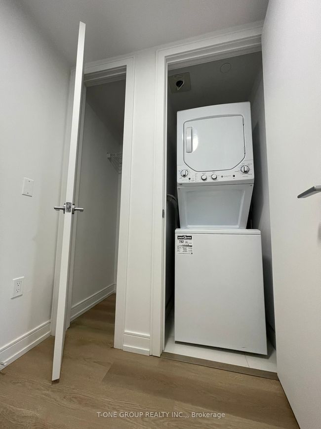 1204 - 1 Jarvis St, Condo with 2 bedrooms, 2 bathrooms and null parking in Hamilton ON | Image 18
