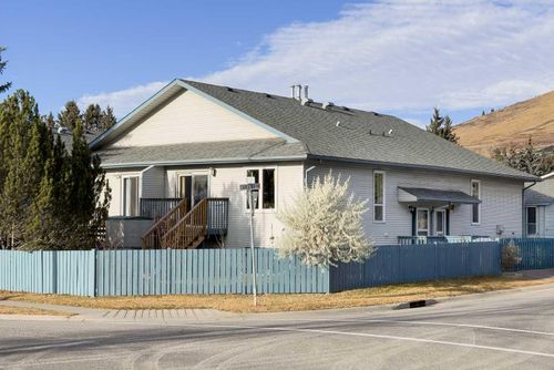 2-532 1 St E, Cochrane, AB, T4C1C5 | Card Image