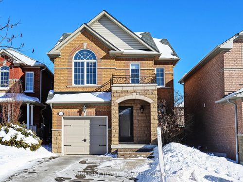 138 Beaverbrook Cres, Maple, ON, L6A3T5 | Card Image