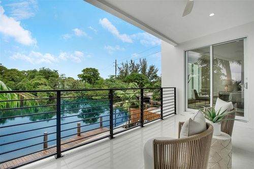 1129-1129 Ne 18th Ct, Fort Lauderdale, FL, 33305-3814 | Card Image