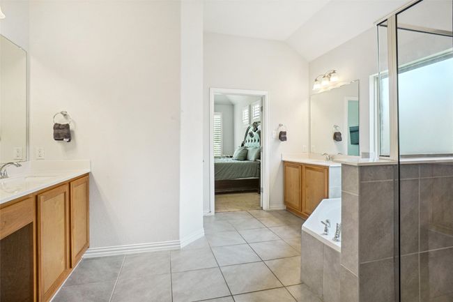 2612 Dancing Flame Dr, House other with 4 bedrooms, 4 bathrooms and null parking in Denton TX | Image 16