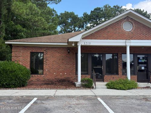 3215 Henderson Dr, Jacksonville, NC, 28546-5251 | Card Image