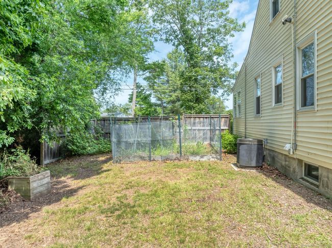 15 Hawks Nest Rd, House other with 3 bedrooms, 2 bathrooms and 3 parking in Old Lyme CT | Image 20