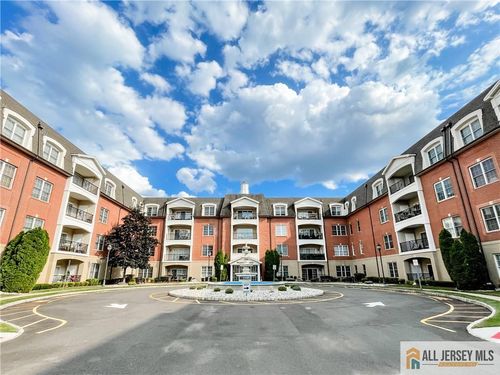 105 Regency Pl, Woodbridge, NJ, 07095-1030 | Card Image