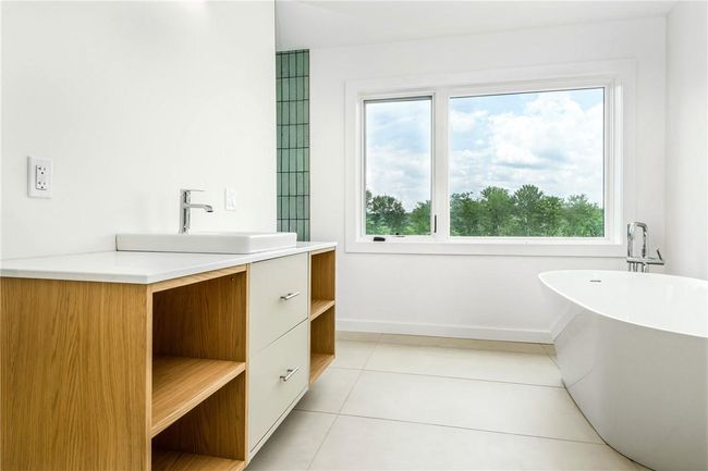 Primary Bathroom | Image 24