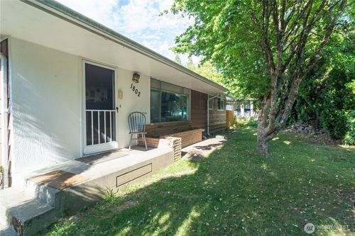 1802 22nd Ave Se, Olympia, WA, 98501-3024 | Card Image