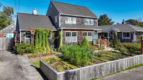 810 16th Avenue, Seaside, OR, 97138 | Card Image