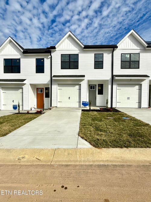 8834 Chapman Trace Way, Knoxville, TN, 37920-2892 | Card Image