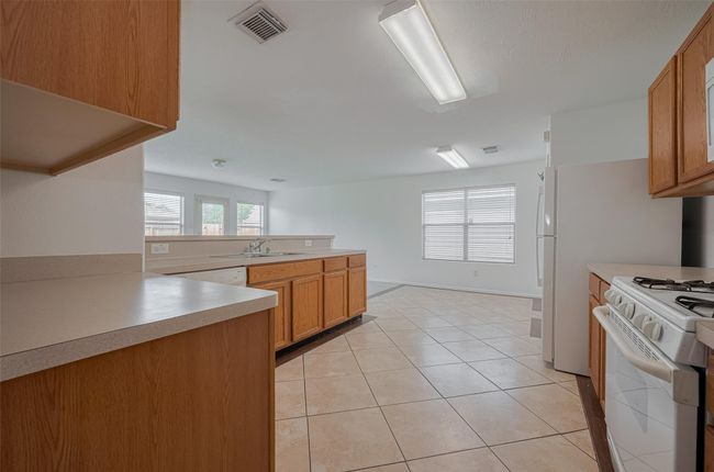 6814 Shallow River Ct, House other with 4 bedrooms, 3 bathrooms and 2 parking in Spring TX | Image 5