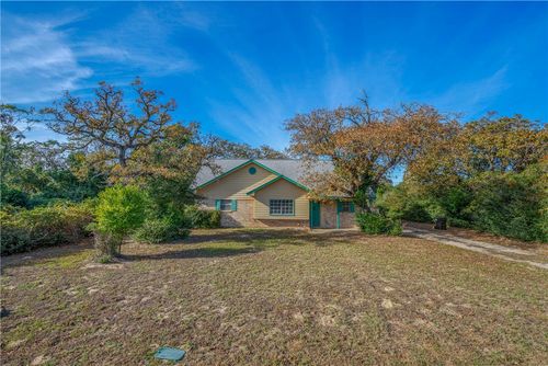 8 Fountain Bleau Ln, Hilltop Lakes, TX, 77871 | Card Image
