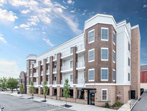 208-24 Mechanic St, Red Bank, NJ, 07701-1853 | Card Image