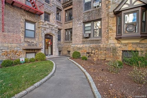 1c-254 Martine Ave, White Plains, NY, 10601-3420 | Card Image
