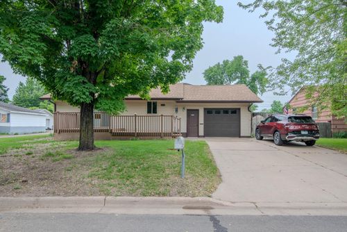 1009 7th St Ne, Little Falls, MN, 56345-2325 | Card Image