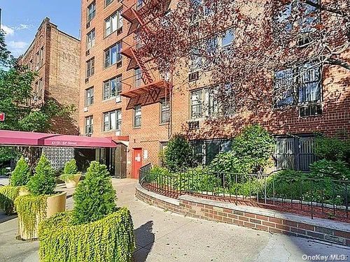 6m-41-31 51st Street, New York, NY, 11377 | Card Image