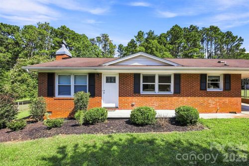 210 College Ave, Shelby, NC, 28152-7506 | Card Image