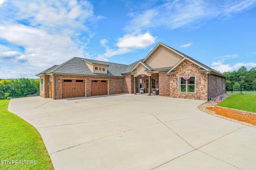 9327 Strawberry Plains Pike, Strawberry Plains, TN, 37871-1242 | Card Image