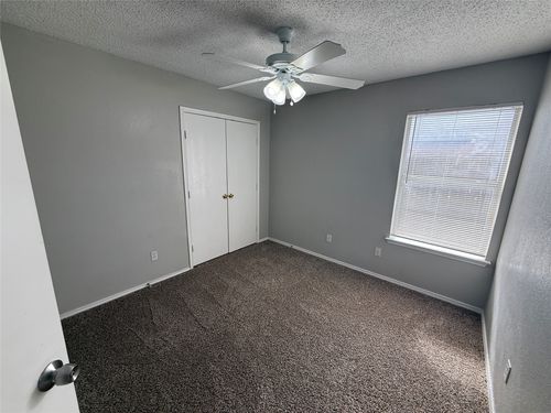 768 Hunter Dr, Azle, TX, 76020-2576 | Card Image