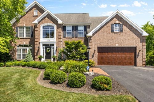 6990 Royce Cir, Victor, NY, 14564-9554 | Card Image