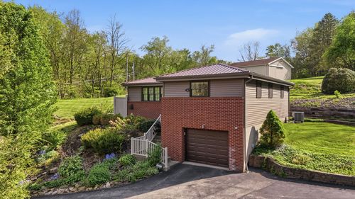 415 Overbrook Rd, Valencia, PA, 16059-3621 | Card Image