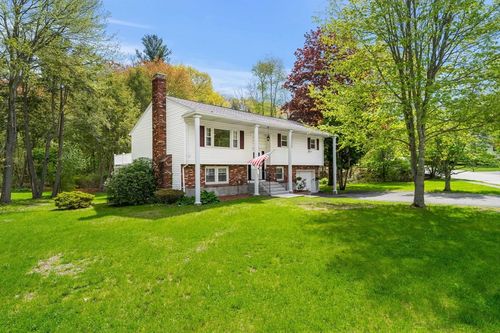 35 Freeport Dr, Burlington, MA, 01803-1842 | Card Image